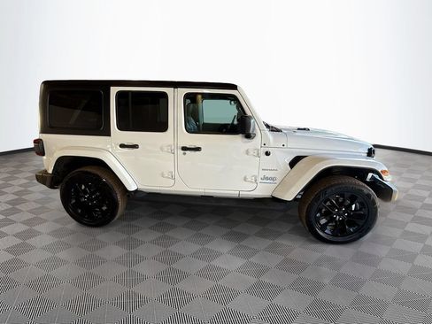 Used 2023 Jeep Wrangler Unlimited Sahara w/ Cold Weather Group AWD/4WD image 5