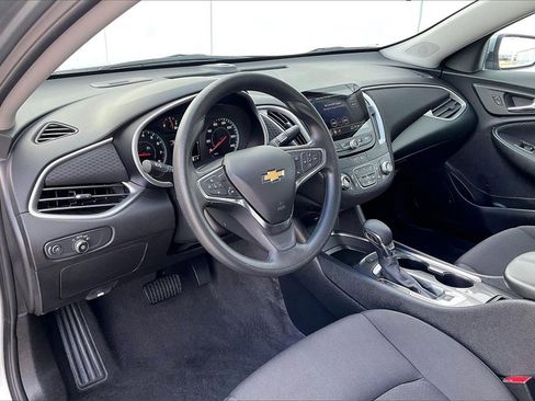 Used 2025 Chevrolet Malibu LT image 14