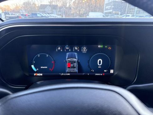 Used 2024 Ford F350 Platinum w/ FX4 Off-Road Package image 32