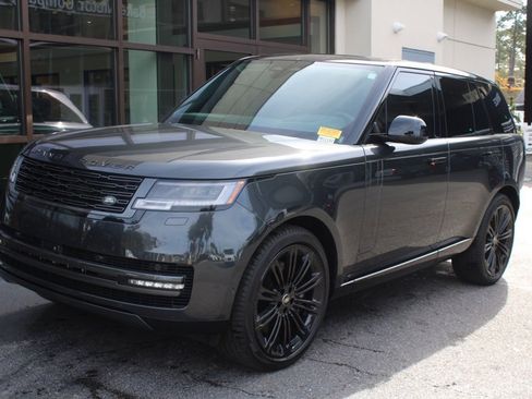 Used 2024 Land Rover Range Rover Autobiography image 2