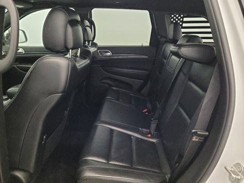 Used 2019 Jeep Grand Cherokee Limited AWD/4WD image 18