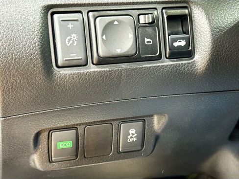 Used 2019 Nissan Sentra SV image 12