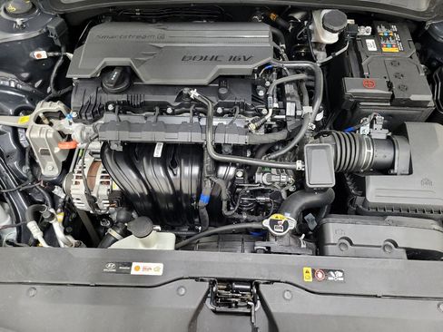 Used 2024 Hyundai Elantra SE FWD image 30