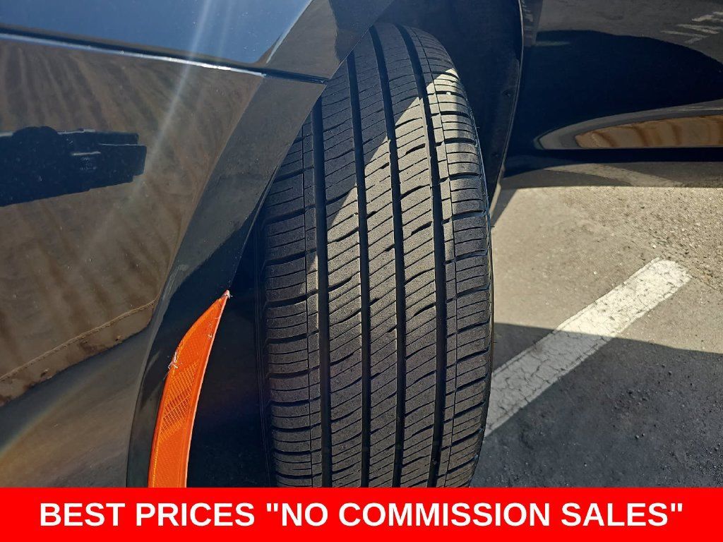 Used 2026 Chrysler Pacifica Limited w/ S Appearance Package FWD image 37