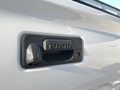 Used 2022 Toyota Tacoma TRD Off-Road w/ Technology Package RWD image 6