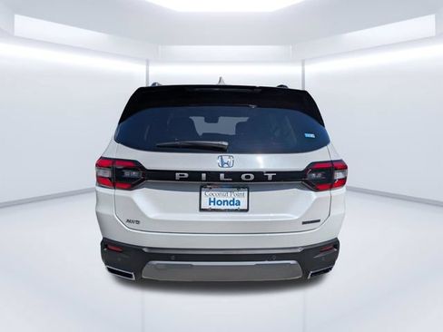 New 2026 Honda Pilot Touring image 5