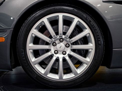 Used 2003 Aston Martin Vanquish RWD image 5