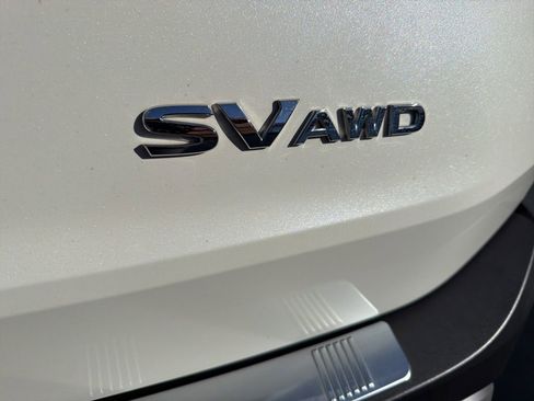 Used 2023 Nissan Rogue SV image 10