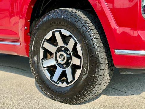 Used 2014 Toyota 4Runner Limited AWD/4WD image 18