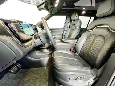 Used 2022 Rivian R1S Launch Edition image 18