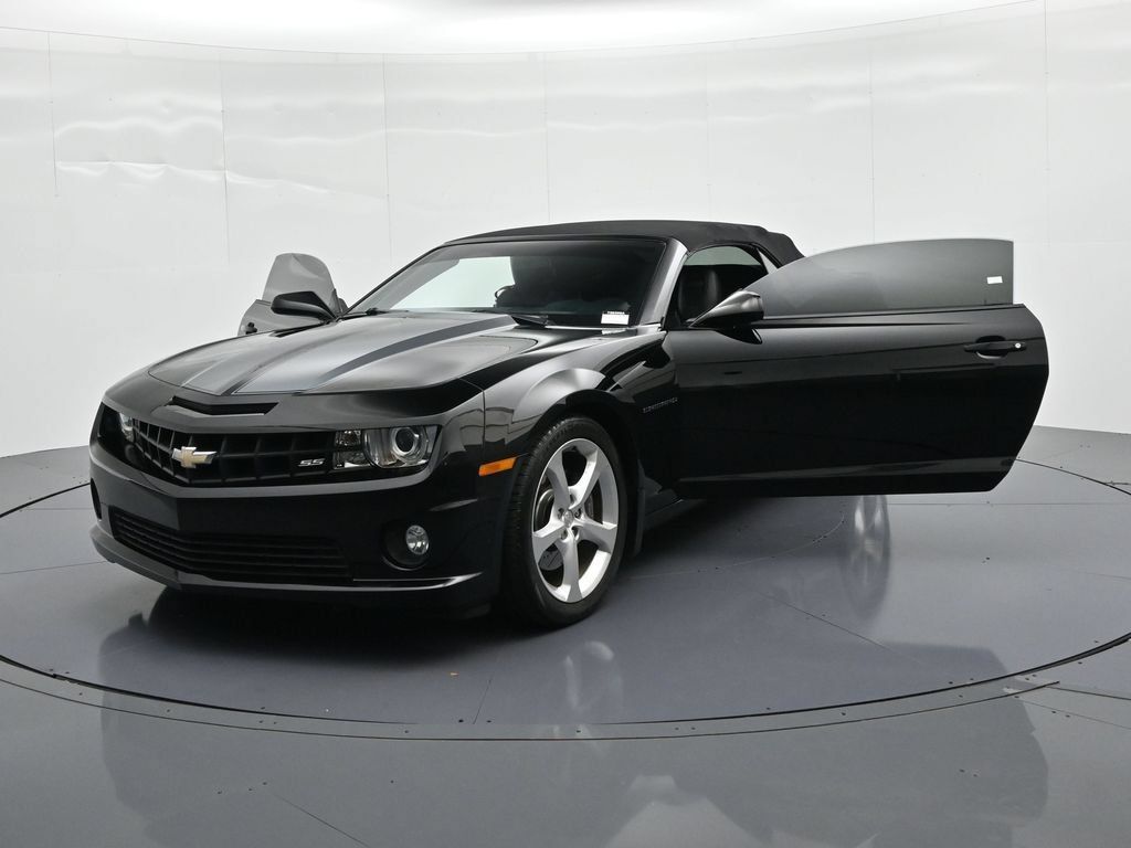 Used 2013 Chevrolet Camaro SS RWD image 25