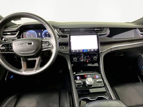 Used 2022 Jeep Grand Cherokee Overland w/ Luxury Tech Group IV image 5