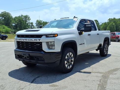 Used 2021 Chevrolet Silverado 2500 Custom w/ Custom Value Package AWD/4WD image 3