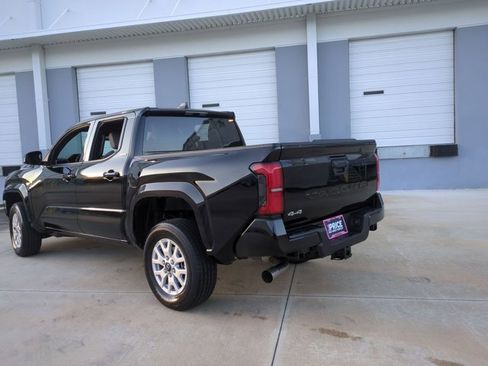 Certified 2025 Toyota Tacoma SR5 image 8