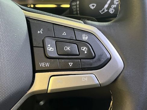 Used 2024 Volkswagen Atlas Cross Sport SE FWD image 22