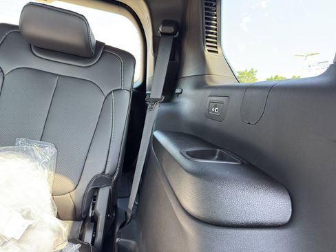 New 2025 Jeep Grand Cherokee L Limited w/ Luxury Tech Group II image 37