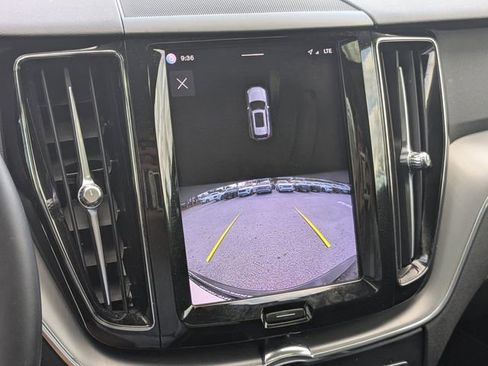 Used 2023 Volvo XC60 B5 Core FWD image 28