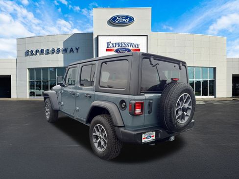 Used 2024 Jeep Wrangler Unlimited Sport image 8