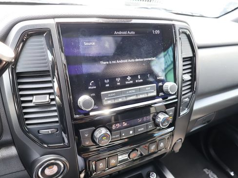 Used 2021 Nissan Titan PRO-4X w/ Pro-4x Convenience Package AWD/4WD image 24