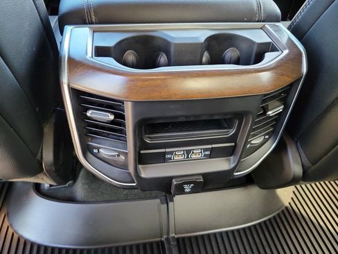 Used 2022 RAM 1500 Laramie AWD/4WD image 32