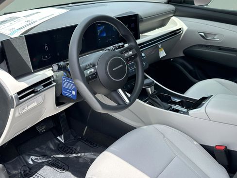 New 2026 Hyundai Tucson SE image 14