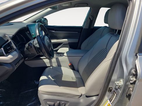 Used 2021 Toyota Camry SE FWD image 9
