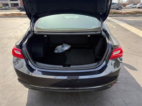 Used 2023 Chevrolet Malibu LT image 6