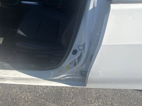 Used 2018 Toyota Corolla SE w/ SE Premium Package FWD image 9