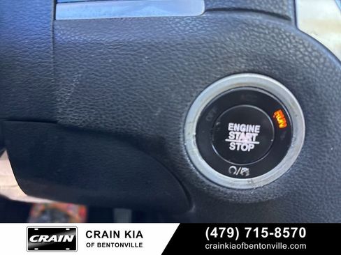 Used 2017 Chrysler 300 C RWD image 11