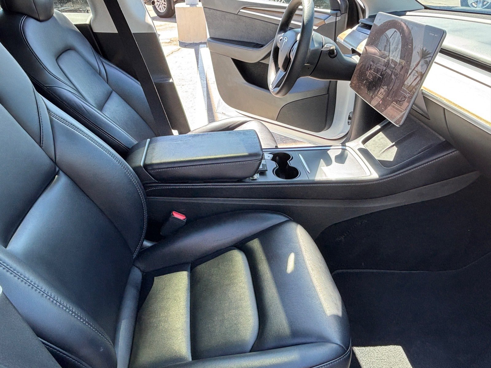 Used 2022 Tesla Model Y Long Range AWD/4WD image 31