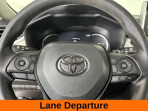 Used 2025 Toyota RAV4 XLE w/ Convenience Package FWD image 16