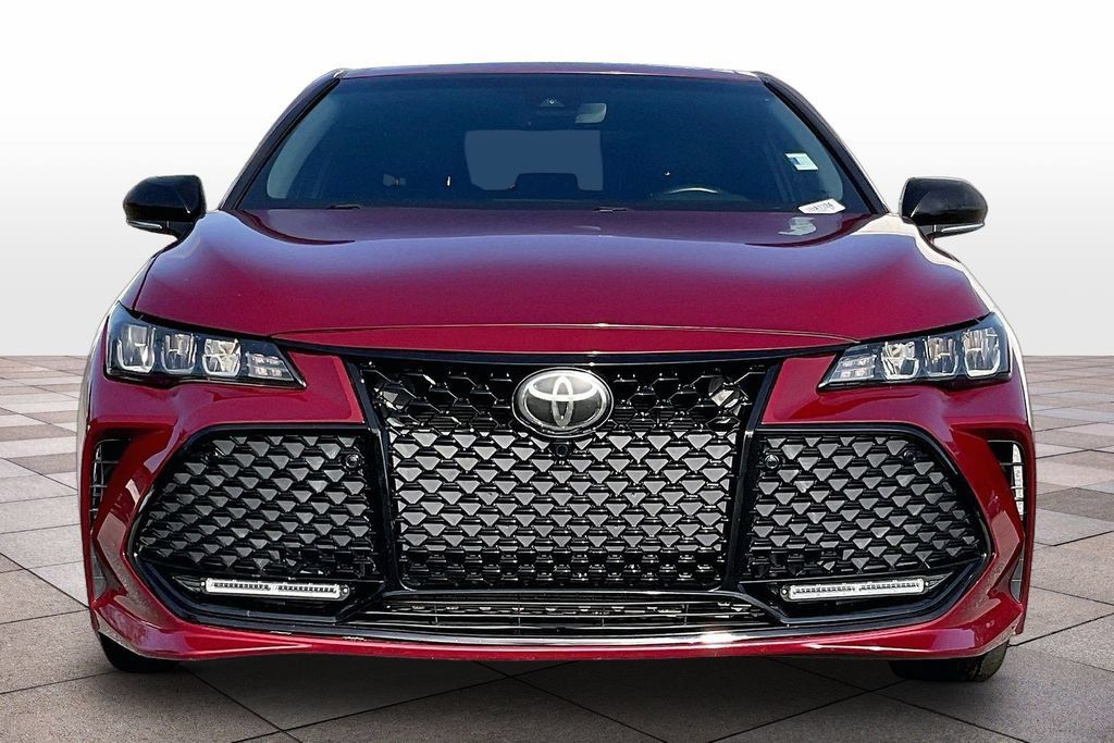 Used 2019 Toyota Avalon XSE FWD image 3