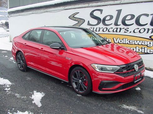 Used 2019 Volkswagen Jetta GLI image 2
