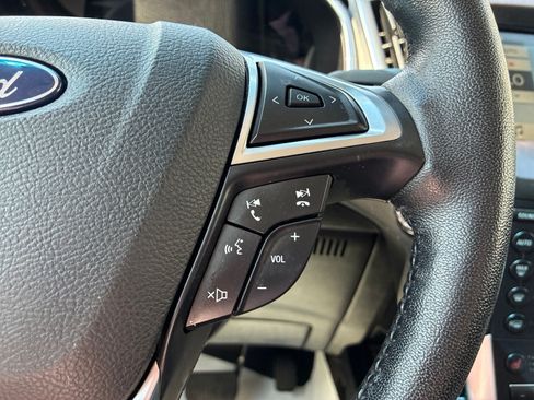 Used 2018 Ford Edge Titanium AWD/4WD image 28