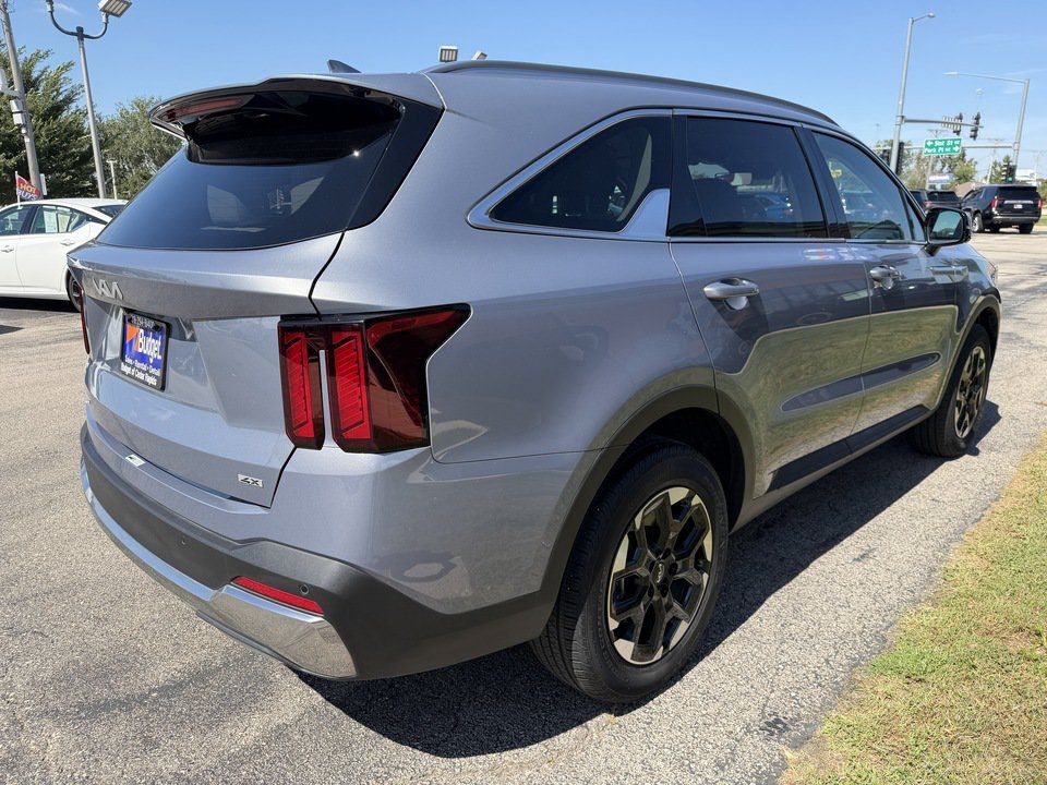 Used 2024 Kia Sorento S AWD/4WD image 5