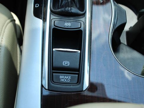 Used 2017 Acura TLX FWD image 22
