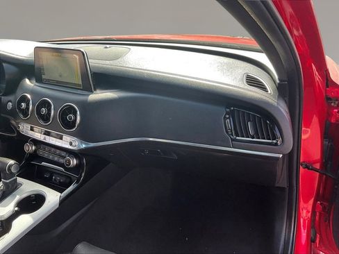 Used 2018 Kia Stinger GT1 AWD/4WD image 26