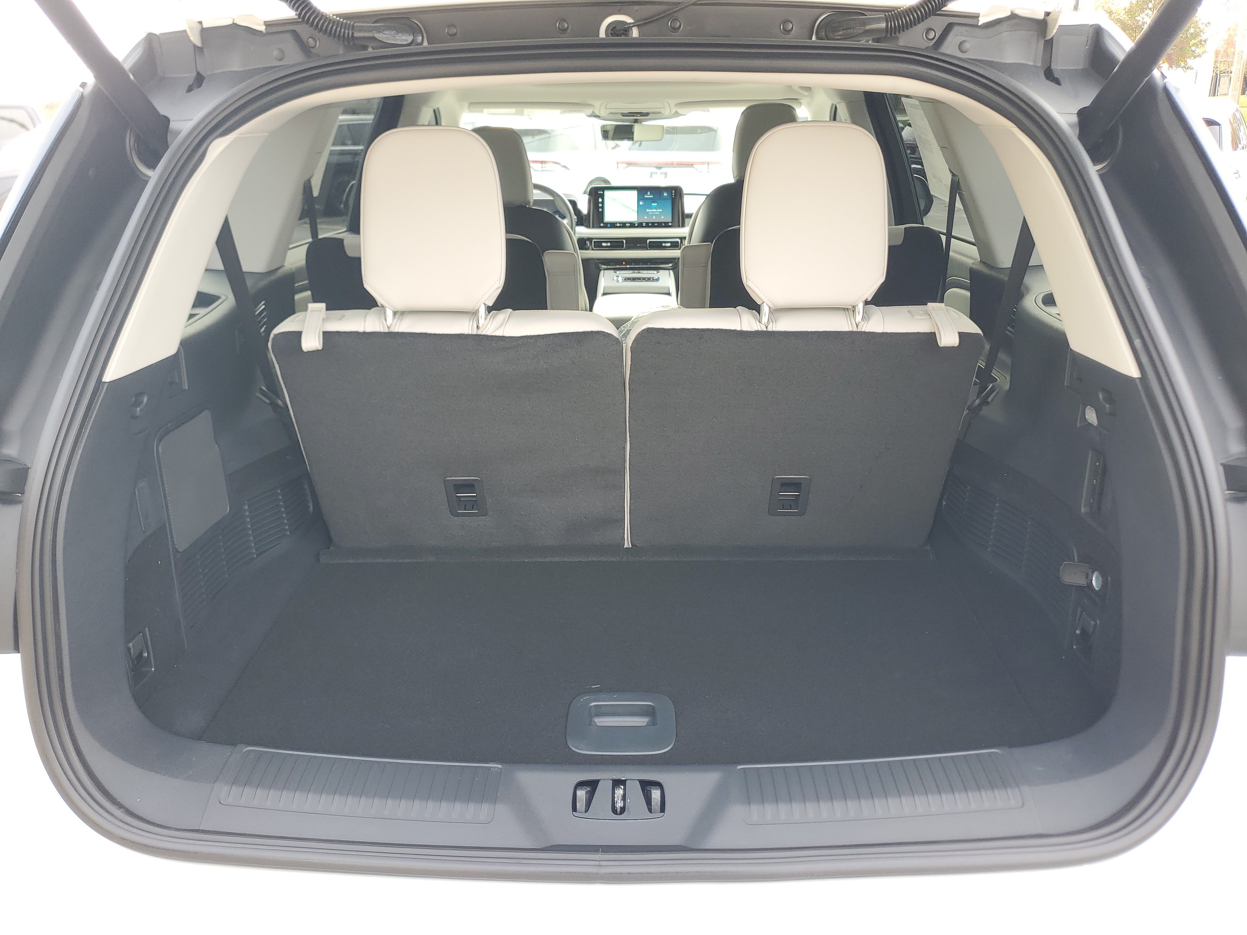 New 2027 Lincoln Aviator Reserve w/ Jet Appearance Package AWD/4WD image 29