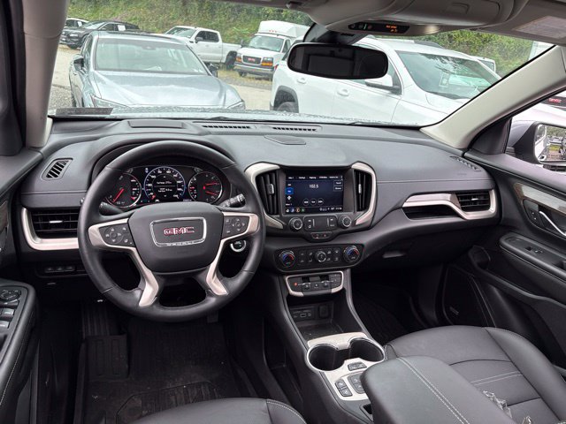 Used 2024 GMC Terrain Denali w/ Denali Premium Package AWD/4WD image 11