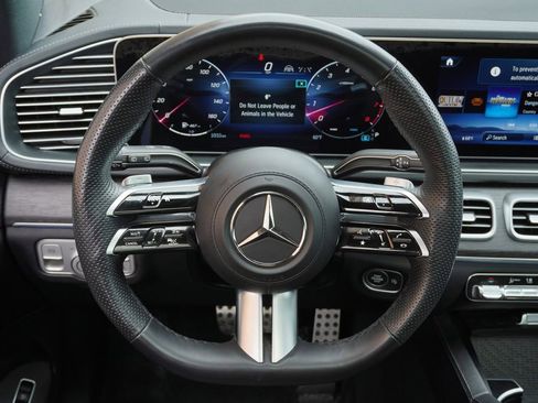 Used 2024 Mercedes-Benz GLS 450 4MATIC image 18