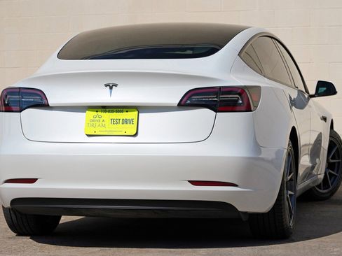 Used 2023 Tesla Model 3 Standard Range RWD image 5