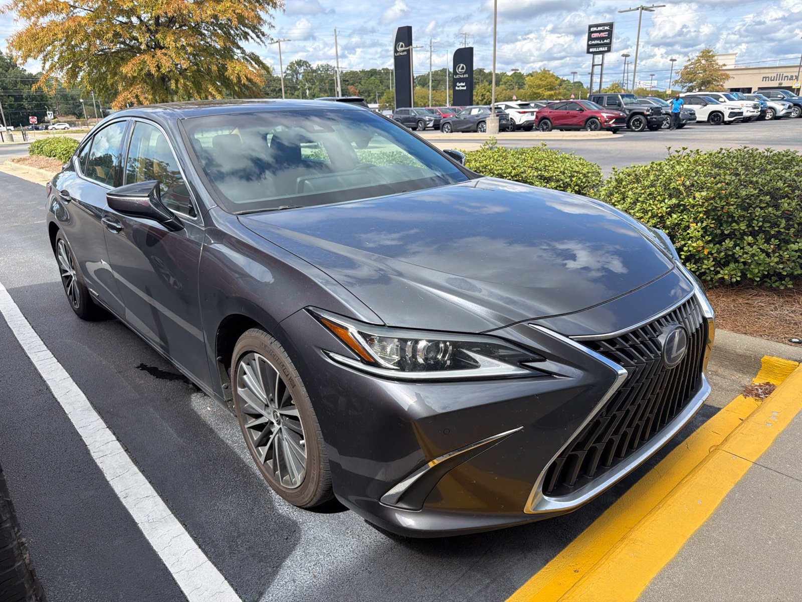 Used 2022 Lexus ES 300h w/ Premium Package FWD image 1
