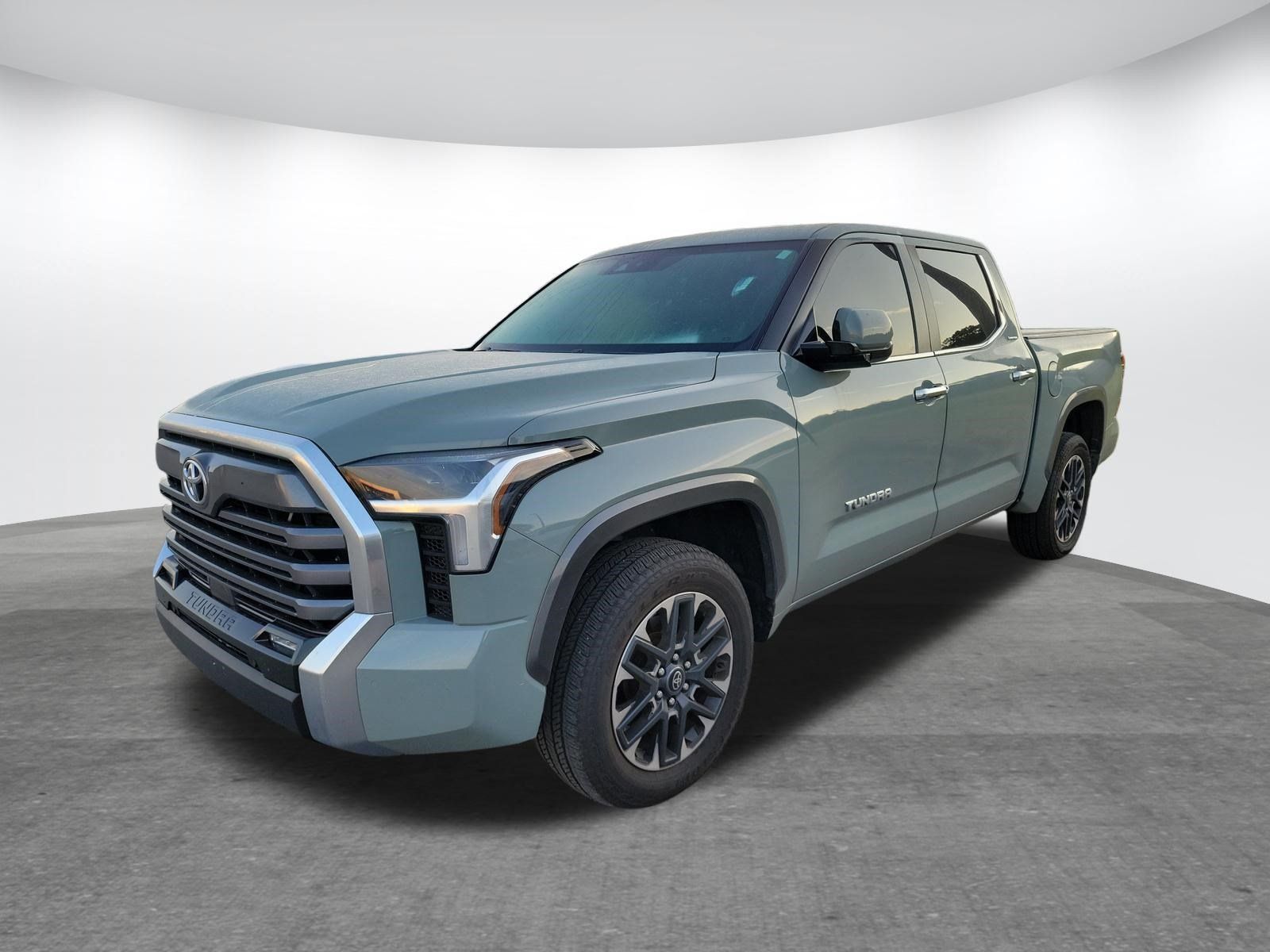 Used 2025 Toyota Tundra Limited AWD/4WD image 3