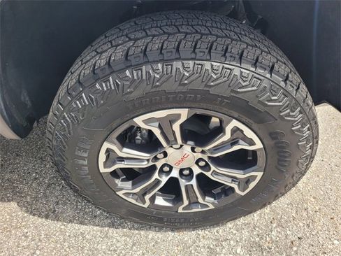 New 2025 GMC Canyon AT4 image 15