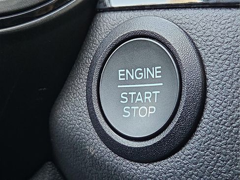 Used 2025 Ford Escape ST-Line FWD image 21
