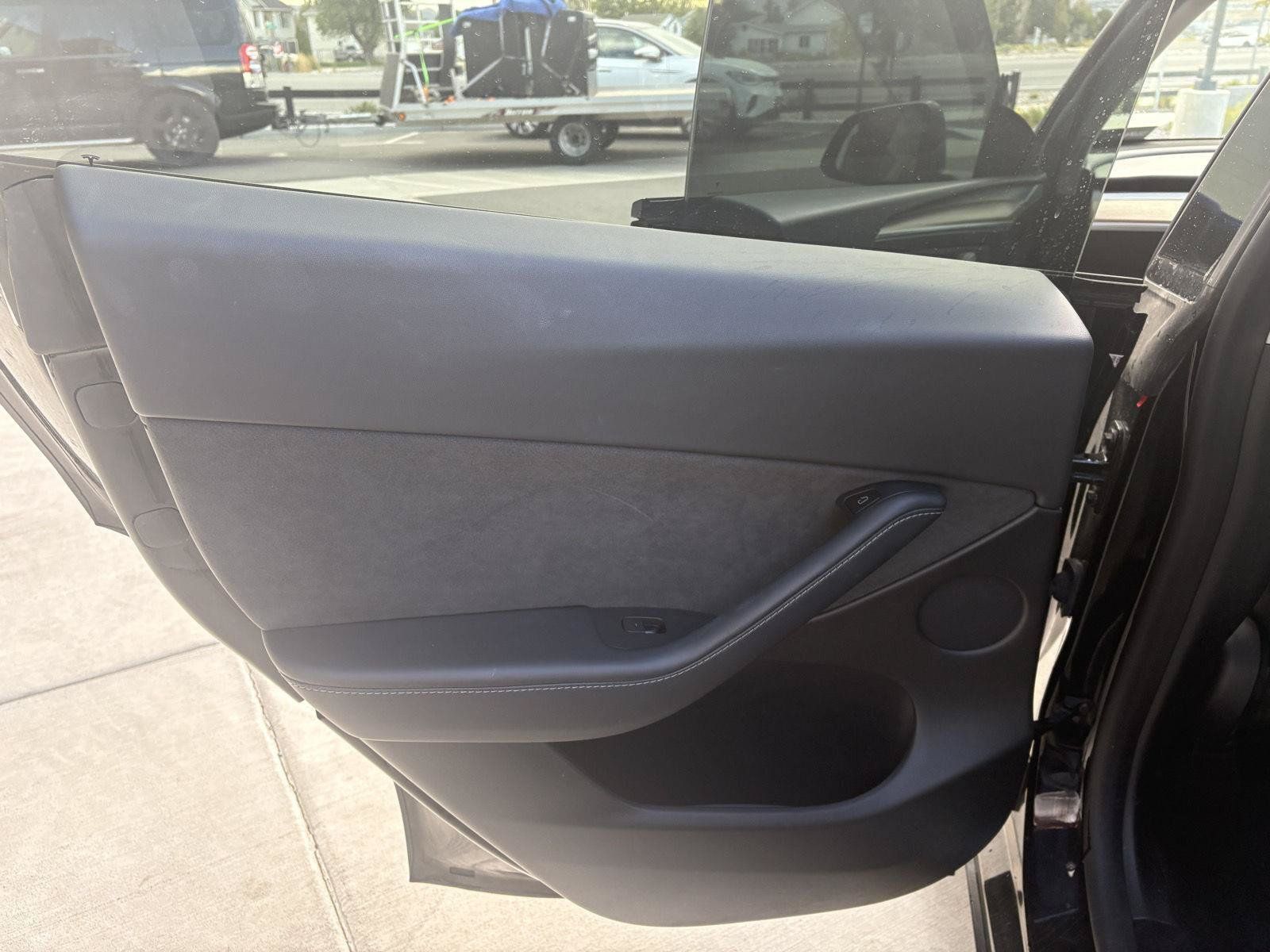 Used 2024 Tesla Model Y Long Range AWD/4WD image 14