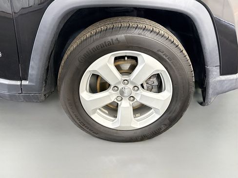 Used 2018 Jeep Compass Latitude w/ Popular Equipment Group image 32