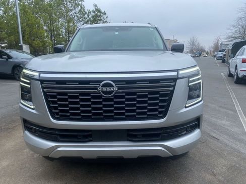 Used 2025 Nissan Armada SV image 8