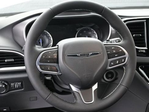 New 2026 Chrysler Voyager LX image 28