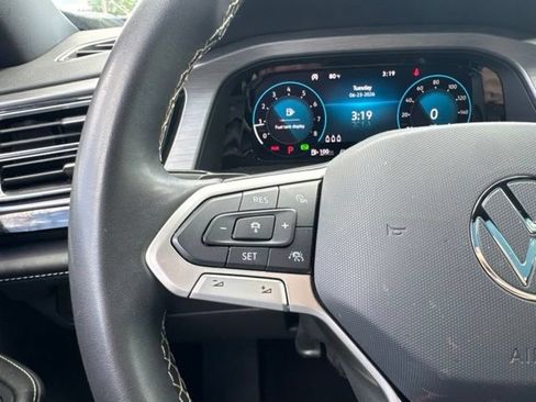 Used 2024 Volkswagen Atlas Cross Sport SE w/ Panoramic Sunroof Package AWD/4WD image 32